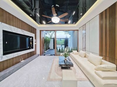 Cho thuê nhà 3 tầng hiện đại có sân rộng đậu oto đường phan triêm, hx — ảnh 1