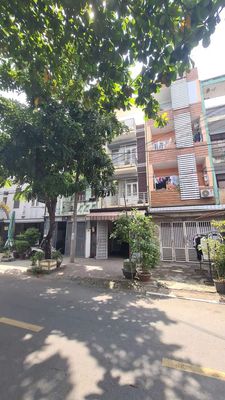 Cho thuê nhà mặt tiền PTTN khu 10ha.Dt 4,2 x20 1 trệt 3lầu 5PN. 3WS — ảnh 1