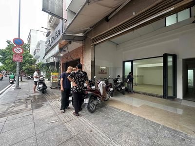 Chính chủ khai trương mặt bằng kd tự do mặt tiền luỹ bán bích tân phú — ảnh 1