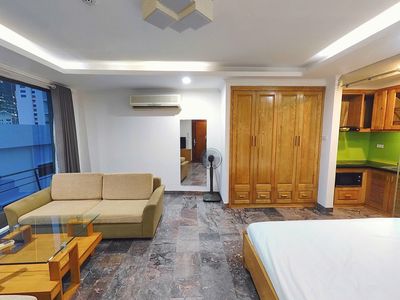 Trống sẵn STUDIO 40m2 full đồ, ban công thoáng, Kim Mã, Ba Đình — ảnh 1