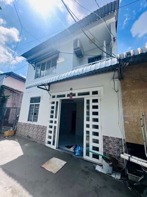 Cho thuê nhà lầu mặt tiền hẻm nvc - phù hợp k.doanh ở - có 2 máy lạnh — ảnh 1
