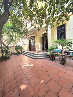 Biệt thự sân vườn 154m2 Cầu Giấy, ô tô, lô góc 3 thoáng — ảnh 1