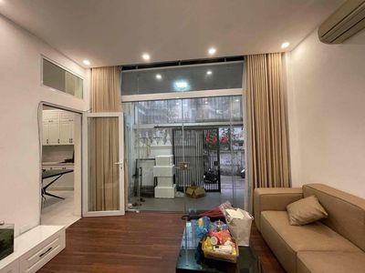 Cho thuê nhà Hoàng Cầu 50m cạnh ĐH Văn Hoá 50m x 4 tầng, chỉ 18tr/th — ảnh 1