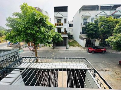 Nhà mới 3 lầu + tum, Thủ Dầu Một, rẻ hơn hàng xóm 500 triệu — ảnh 1