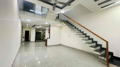 Cho thuê nhà đẹp 3 tầng 3pn dt 150m đ. lê văn hiến giá rẻ 20tr/th — ảnh 1