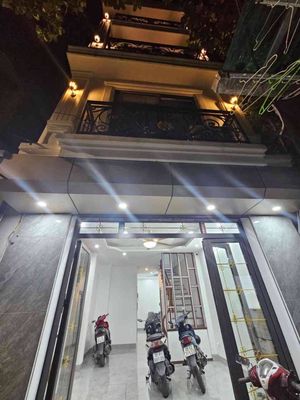 Nhà 5 tầng thang máy full nội thất gần AEON Mall Long Biên 8 tỷ — ảnh 1