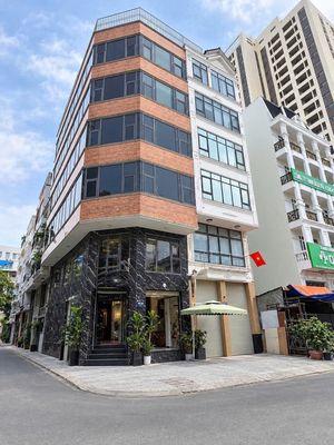 Cho Thuê Nhà Góc 2MT Võ Văn Tần 6x20 Hầm 5 lầu TM Suốt P.5 Quận 3 — ảnh 1