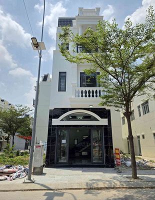 Nhà phố hoàn công có thang máy kdc iCon Central gần Vincom550 Dĩ An — ảnh 1