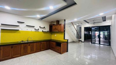 Cho thuê nhà 3 tầng mặt tiền Lê Văn Hiến Gần trung tâm Hành Chính - N — ảnh 1