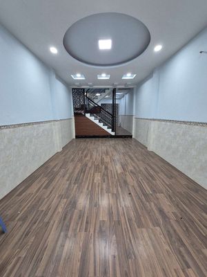 Cho thuê nhà 4x15m 1 lầu 3PN 2wc hẻm xe hơi Lê Trọng Tấn — ảnh 1