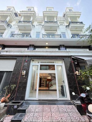 Cho thuê nhà nguyên căn 4pn có gara xe hơi - 5wc — ảnh 1