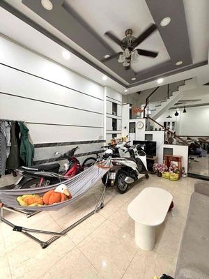 Nhà Tỉnh Lộ 10 - Tên Lửa | Ngang Lớn 5,7m x 12,5 | Giá 4,3 Tỷ | Hẻm XH — ảnh 1
