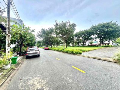 Cho thuê lô đất đường 7m5 đối diện công viên gần cầu hoà xuân - 400m2 — ảnh 1