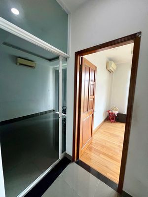 Cho thuê nhà biệt thự khu văn phòng sát mặt tiền đường hẻm xe tải né — ảnh 1