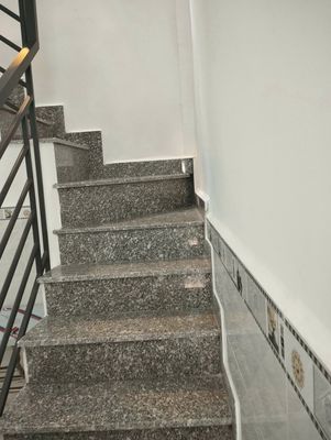 Cho nhà nguyên căn 1 trệt 2 lầu giá 8tr — ảnh 1