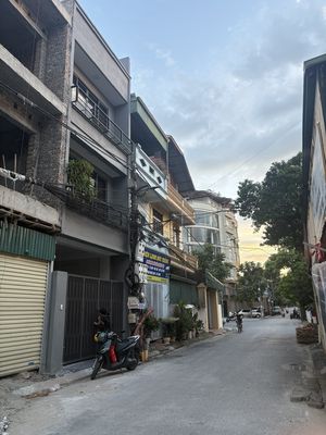 Cho thuê nhà Bát Khối, LB 70m2 x 3 tầng, 4 ngủ, 4WC, gara, sân thượng — ảnh 1