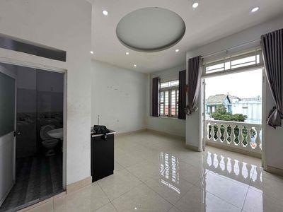 Phòng ban công - cửa sổ trời — ảnh 1