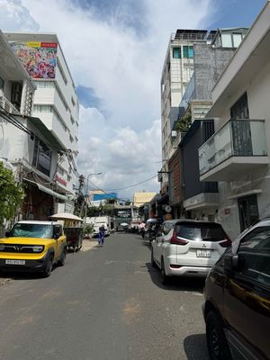 Bán nhà hẻm 41 trần nhật duật quận 1 4x7.5m, nỡ hậu 5m, 2 tầng, 3pn — ảnh 1