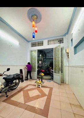 Cho thuê nhà sát mặt tiền nhiêu tứ, phú nhuận - chỉ 9.5 triệu/tháng — ảnh 1