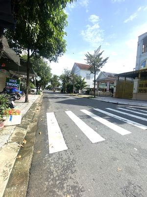 Nhà mặt tiền kinh doanh 3 tầng Trung tâm Đô Đốc Lộc Hòa Xuân 100m2 — ảnh 1