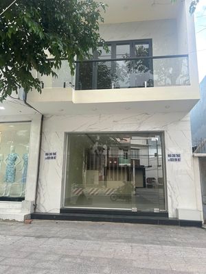 Cho thuê nhà nguyên căn, mặt tiền đường Ngô Gia Tự. — ảnh 1