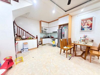 Trung Tâm Cầu Giấy — ảnh 1