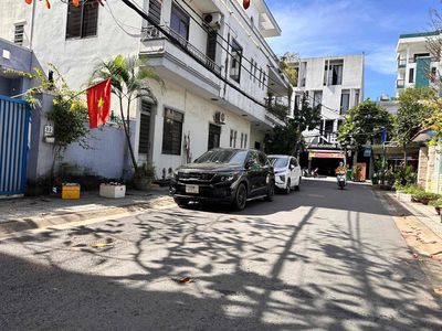 Cho thuê nhà 2 tầng mặt tiền đường Mỹ Đa Đông, gần biển Mỹ Khê, gần ch — ảnh 1