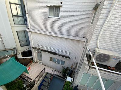 Nhà nhỏ Bình Thạnh có sân, gác đúc, đi về độc lập. Chỉ cho 2 người ở. — ảnh 1