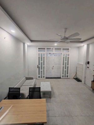 Nhà nguyễn văn công - xe hơi đậu trong nhà - ngang đẹp hơn 5m - 3 lầu — ảnh 1