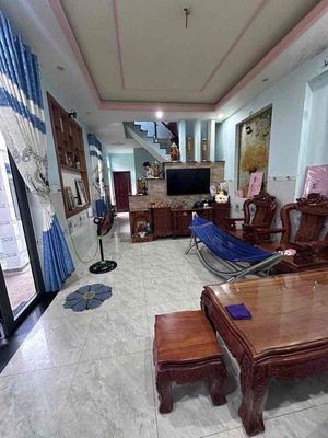 Bán nhà trệt lầu cách chợ dĩ an tầm 200 m , sát đường Lý Thường Kiệt — ảnh 1