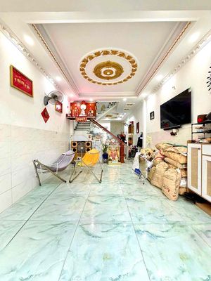 Nhà 1 trệt 1 lầu 4x13,5 hẻm 7m gần TÊN LỬA — ảnh 1