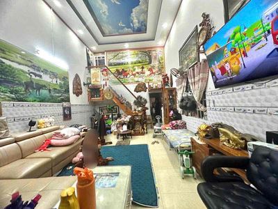 Bán nhà cấp 4 có gác sát đường Trần Hưng Đạo vào 20 m , gần chợ dĩ an — ảnh 1