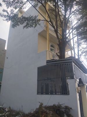 Nhà 1 trệt,2 lầu 1 xẹt nguyễn thị tư,phú hữu giá 7,5tr/tháng — ảnh 1