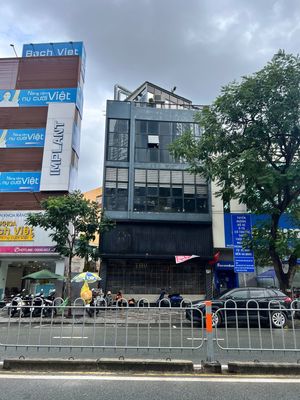Ngang 8m - hơn 200m2 sử dụng - mặt tiền 178 nguyễn cư trinh, quận 1.! — ảnh 1