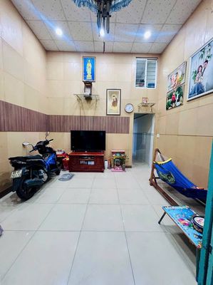 Bán nhà cấp 4 gác lửng gần Vincom 550 Dĩ An — ảnh 1