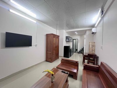 Cho thuê nhà riêng biệt | nhà 1 phòng ngủ tiện nghi ban công rộng — ảnh 1