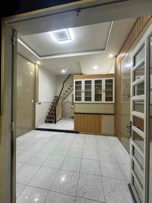 Cho thuê nhà 1325/ Phan Văn Trị P10 Gò Vấp 4m 8m 2pn thông nhau 2wc — ảnh 1