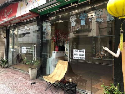 Mặt bằng đẹp đông ngừoi — ảnh 1
