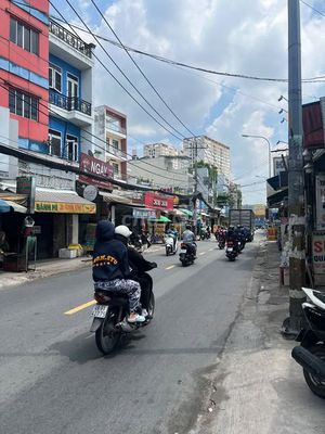 Bán nhà mặt tiền 120m2 nở hậu gần BV Quận 12 — ảnh 1