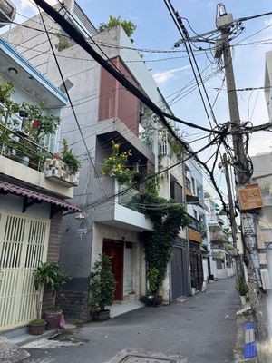 Sát công viên gia định dt (4x15m) 1 trệt 2 lầu st 4pn hẻm xe hơi — ảnh 1