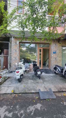 Cho thuê mặt bằng nằm khu phố Tây đối diện công viên — ảnh 1