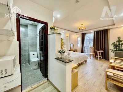 Balcony Lê Thánh Tôn - phố Nhật Thái Văn Lung ga Metro Bason Quận 1 — ảnh 1