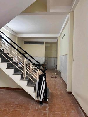 Cho thuê nhà 2 tầng lê văn hiến, đối diện bệnh viện nhi 600 giường — ảnh 1