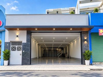 Cho thuê nhà mặt tiền lê quang định 8x35m trệt 2 lầu -vị trí siêu đẹp — ảnh 1