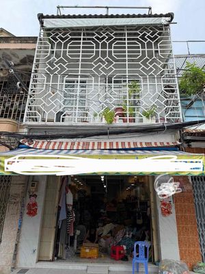 BÁN NHÀ GẤP Mặt tiền chợ ,giá 7 700 (HH1%) — ảnh 1