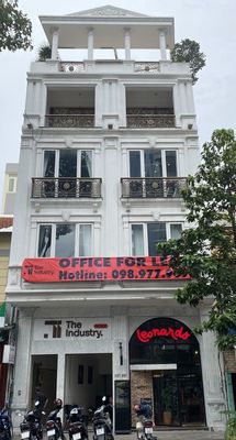 Văn phòng decor cho thuê tại Quận 1 kèm sân thượng rooftop. — ảnh 1