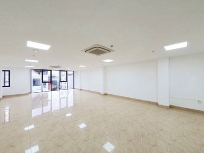 110m² – 28tr | tầng 6 · 110m² – 26tr | tầng 8 · khuất duy tiến — ảnh 1