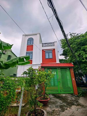 Nhà 1 trệt 2 lầu - 4 phòng ngủ 3wc - mới xây — ảnh 1