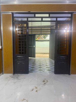 Nhà câp 4 yên tĩnh sân đê xe hơi — ảnh 1