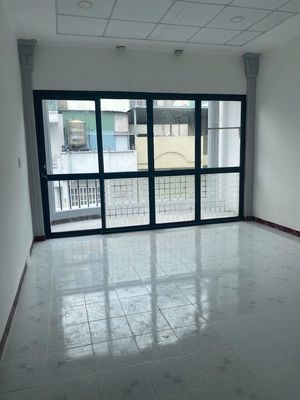 Cho Thuê NC Hẻm Xe Tải 662 Đường Sư Vạn Hạnh 4 x 16m, 3 Lầu Có 6 Phòng — ảnh 1